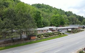 Parkway Inn